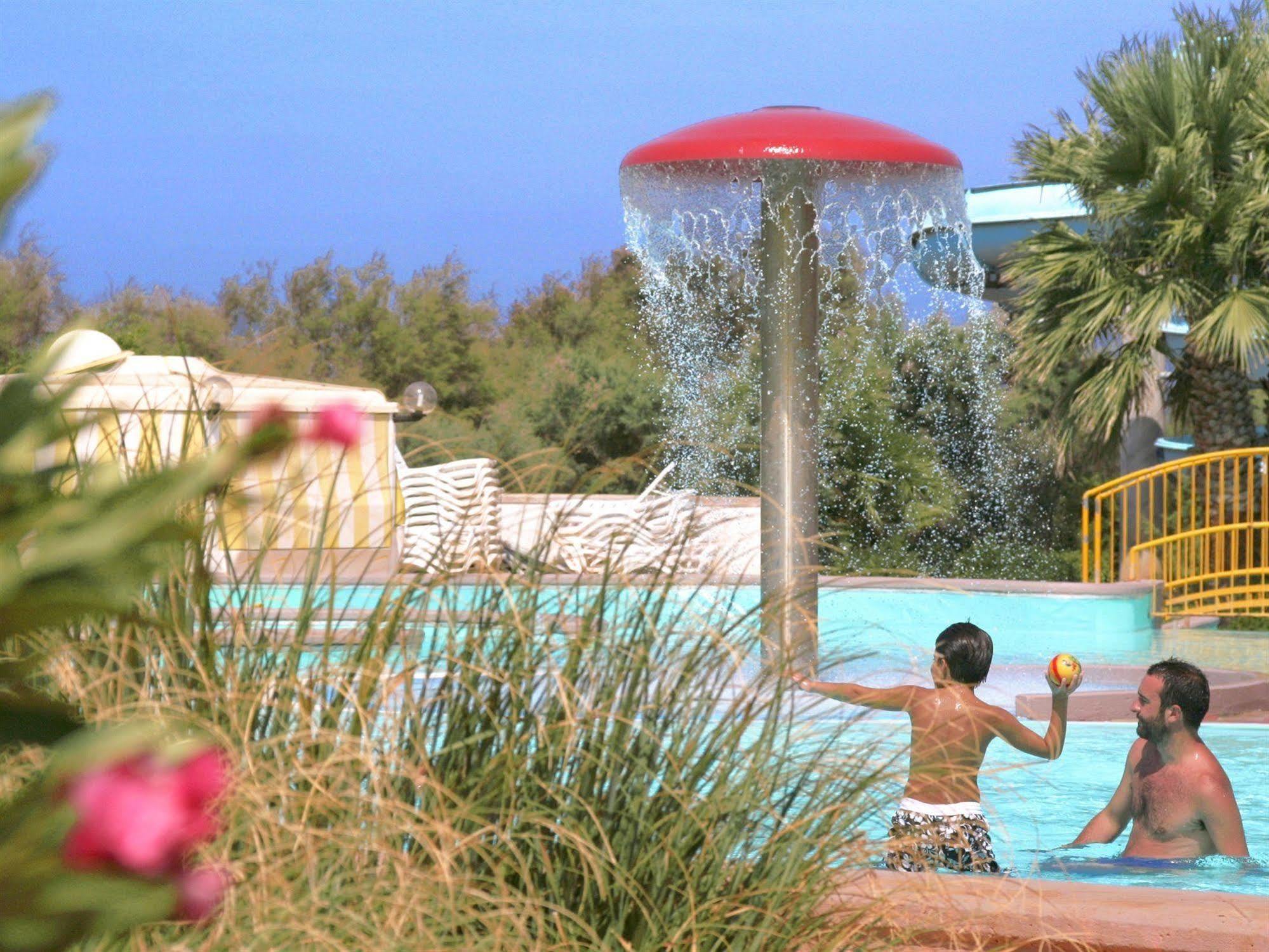 Camping Villaggio Lamaforca ตอร์เรซานตาซาบีนา ภายนอก รูปภาพ