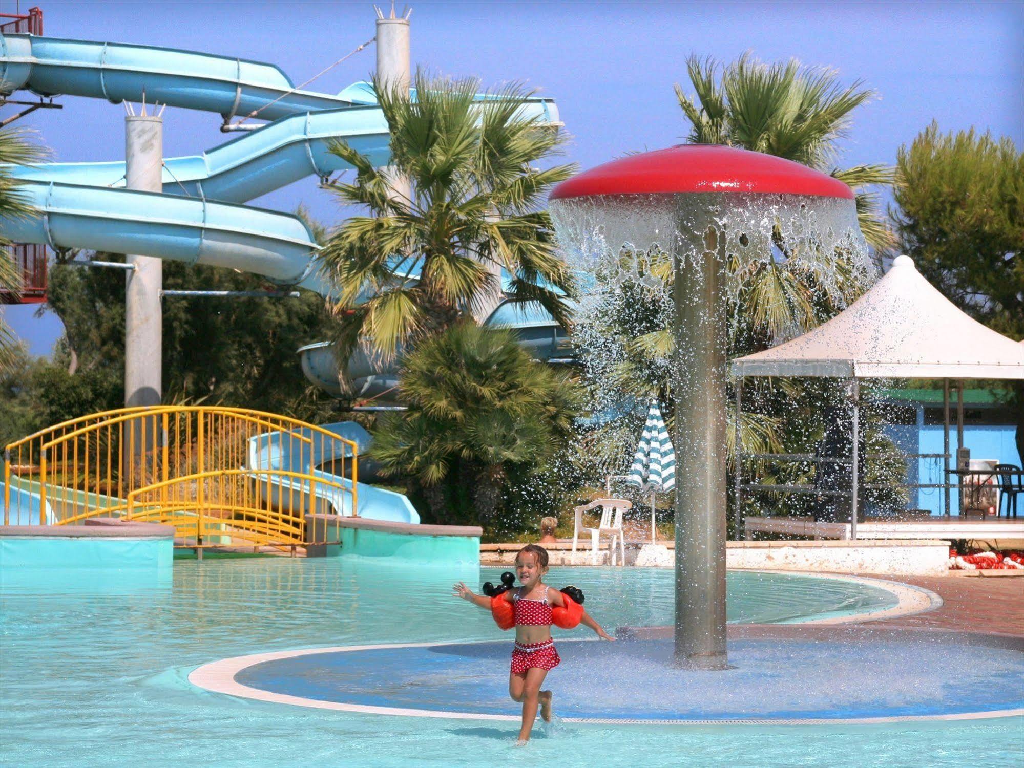 Camping Villaggio Lamaforca ตอร์เรซานตาซาบีนา ภายนอก รูปภาพ